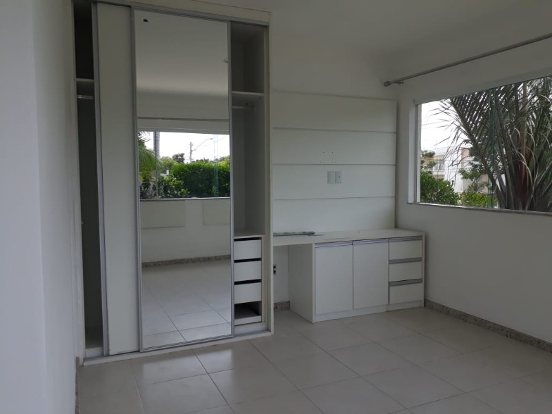 Casa para alugar com 4 quartos, 300m² - Foto 15