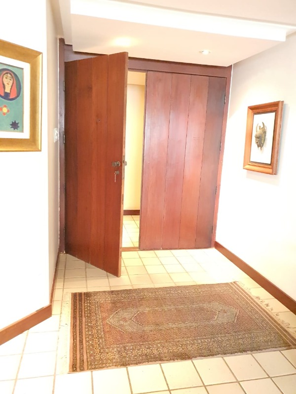 Apartamento à venda com 4 quartos, 319m² - Foto 2