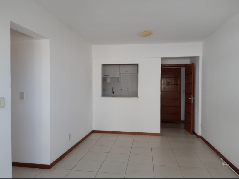 Apartamento para alugar com 3 quartos, 75m² - Foto 3