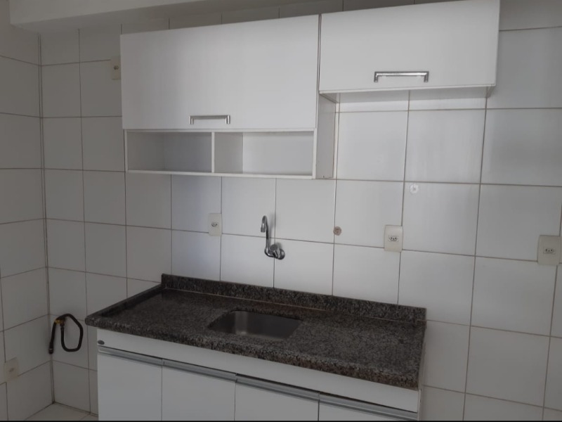 Apartamento para alugar com 3 quartos, 75m² - Foto 8