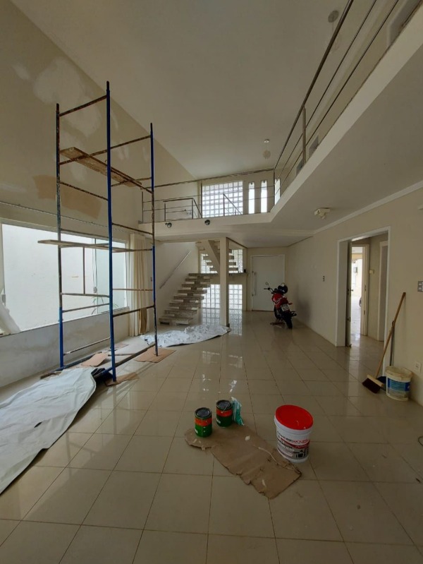 Casa para alugar com 5 quartos, 1350m² - Foto 11