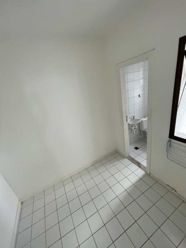 Apartamento para alugar com 3 quartos, 112m² - Foto 8