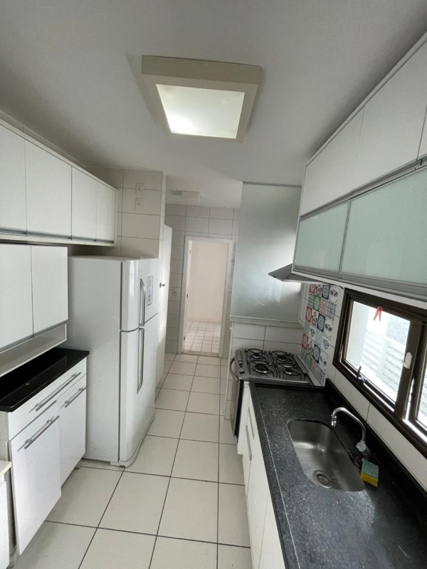 Apartamento para alugar com 3 quartos, 112m² - Foto 6