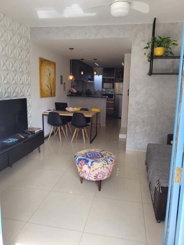 Casa à venda com 3 quartos, 130m² - Foto 2