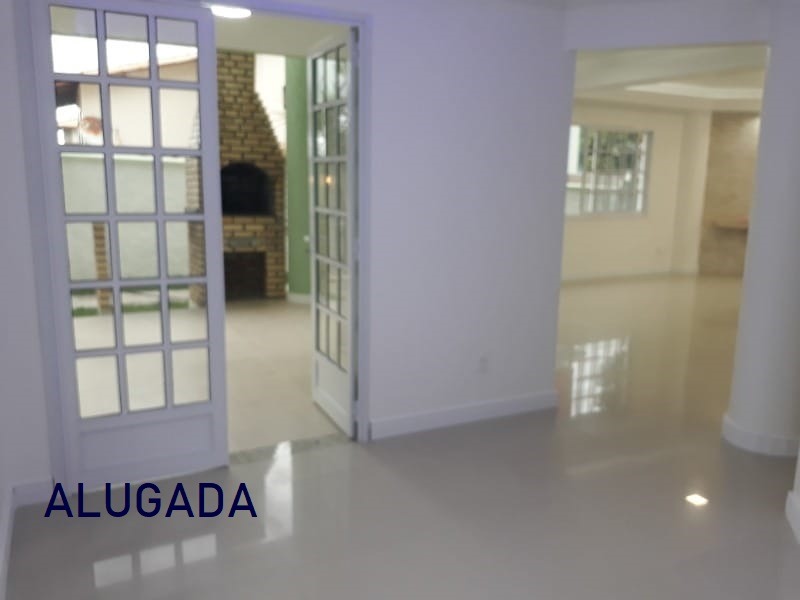 Casa para alugar com 4 quartos - Foto 1