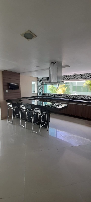 Casa para alugar com 5 quartos, 400m² - Foto 10