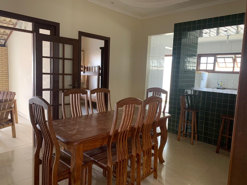 Casa para alugar com 4 quartos, 320m² - Foto 17