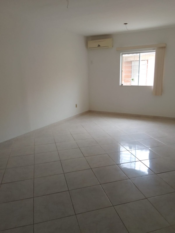 Casa à venda e aluguel com 3 quartos, 200m² - Foto 30