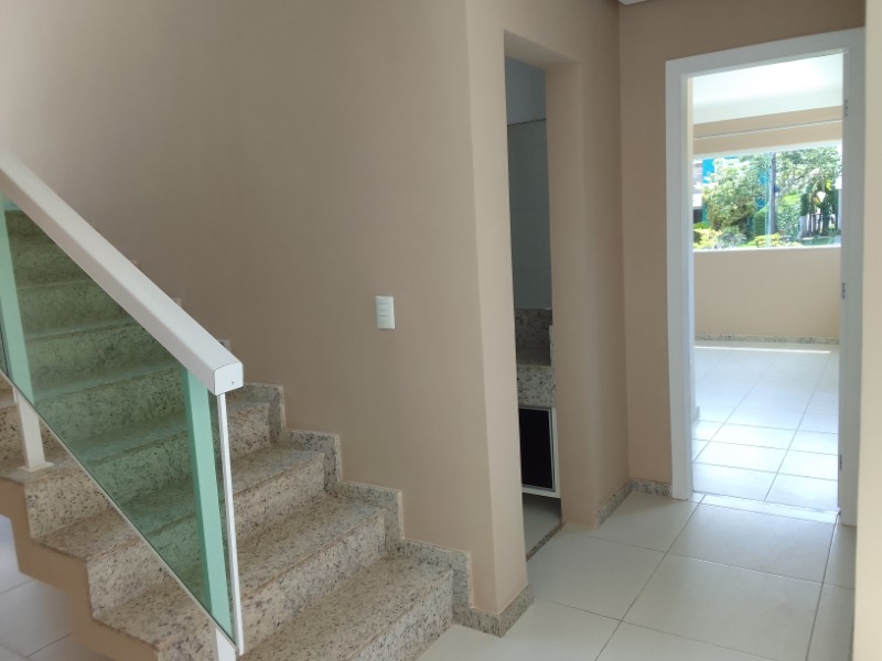 Casa para alugar com 4 quartos, 300m² - Foto 13