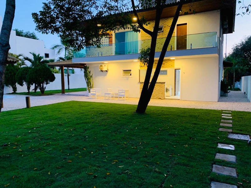 Casa à venda e aluguel com 4 quartos, 1000m² - Foto 2