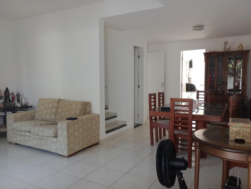 Casa à venda com 3 quartos, 125m² - Foto 1