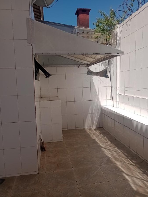 Casa para alugar com 4 quartos, 130m² - Foto 15