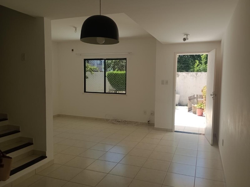 Casa para alugar com 4 quartos, 130m² - Foto 2