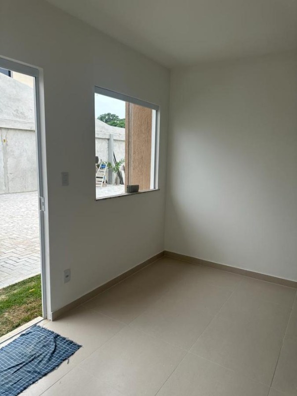 Casa à venda com 2 quartos, 45m² - Foto 9