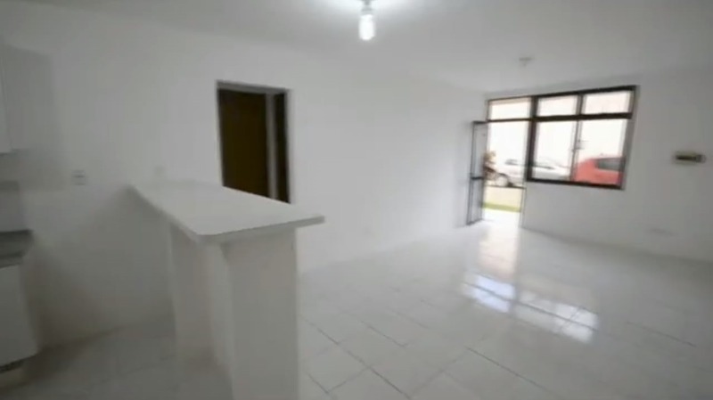 Casa à venda com 3 quartos, 110m² - Foto 10