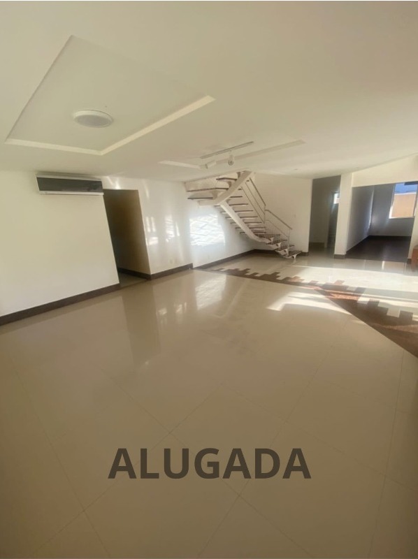 Casa para alugar com 3 quartos - Foto 1