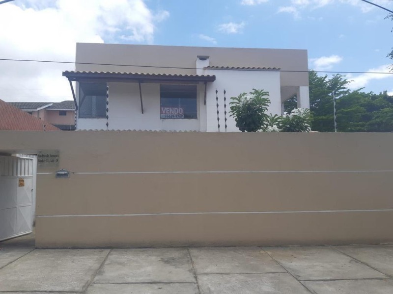 Casa à venda com 4 quartos, 450m² - Foto 1