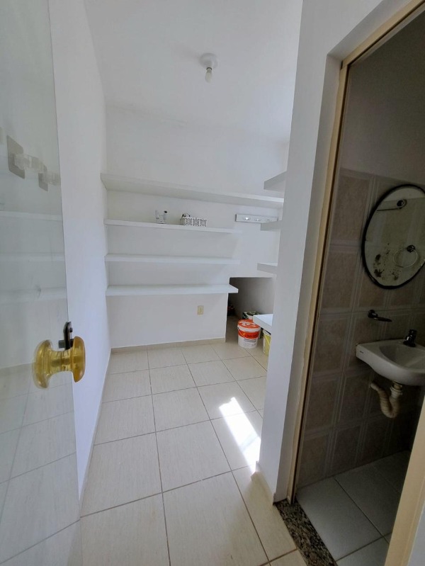 Casa à venda com 3 quartos, 214m² - Foto 16