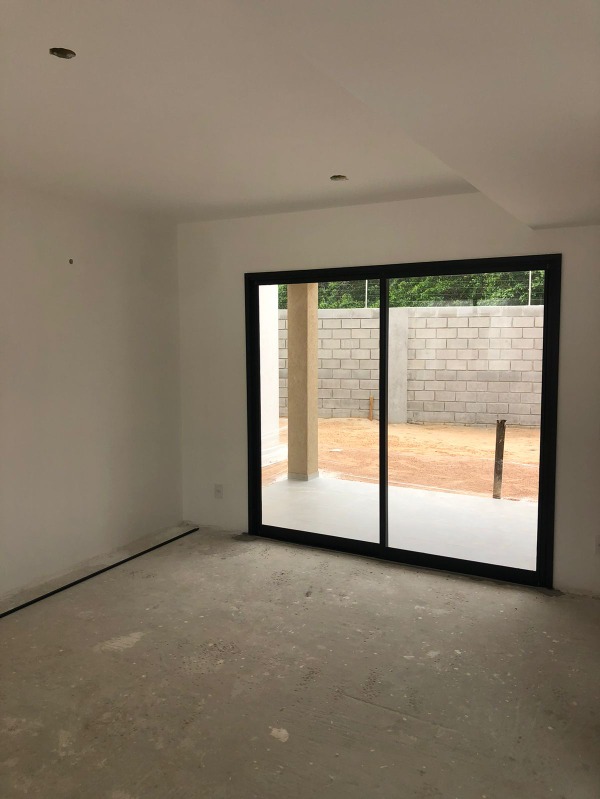 Casa à venda com 3 quartos, 100m² - Foto 7