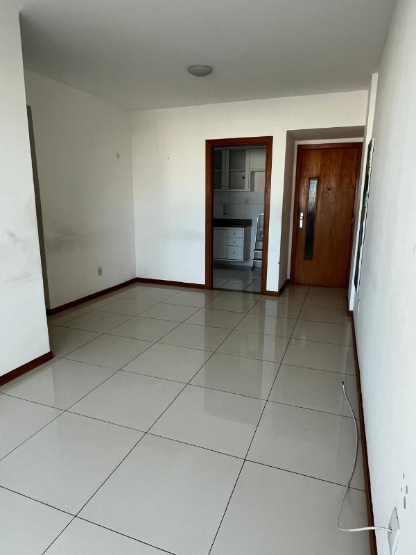 Apartamento para alugar com 3 quartos, 75m² - Foto 2