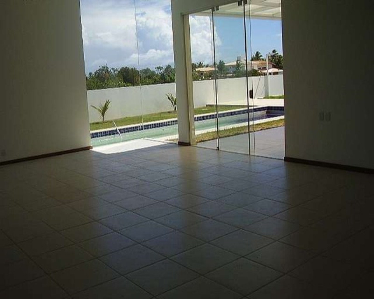 Casa para alugar com 4 quartos, 1000m² - Foto 12