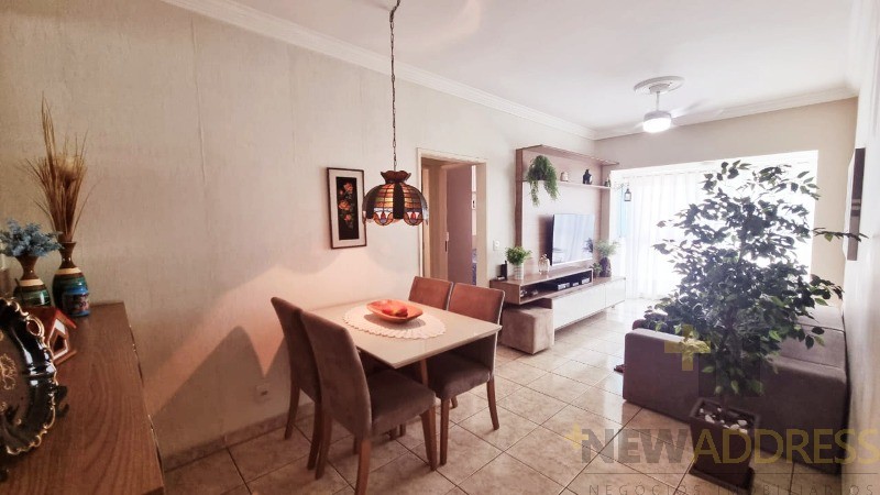Seu novo lar em Itapuã, um lindo apartamento de 2 quartos apenas 2 quadras da Praia de Itapuã, alguns passos de Beverly Hills!