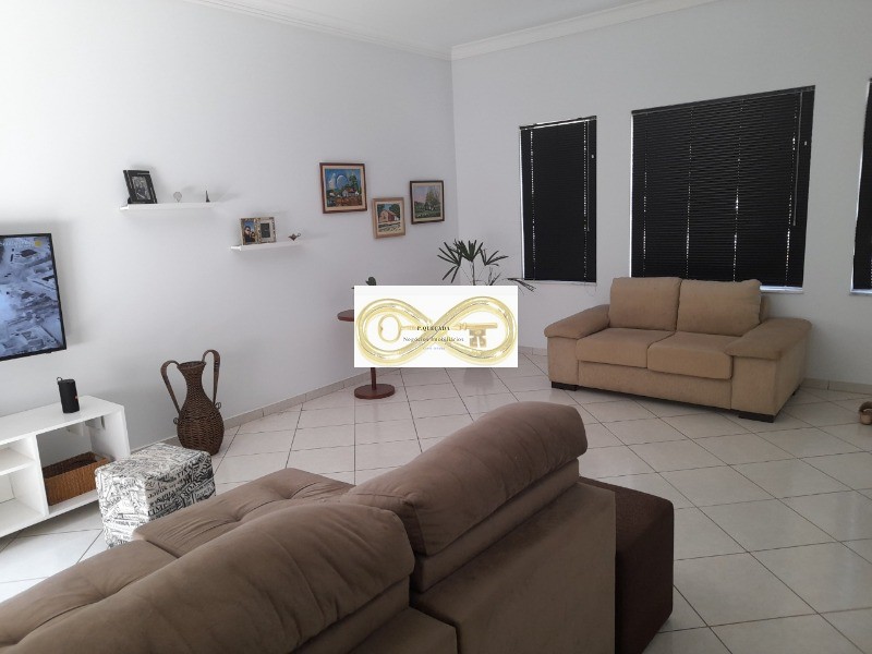 Casa à venda com 2 quartos, 180m² - Foto 4