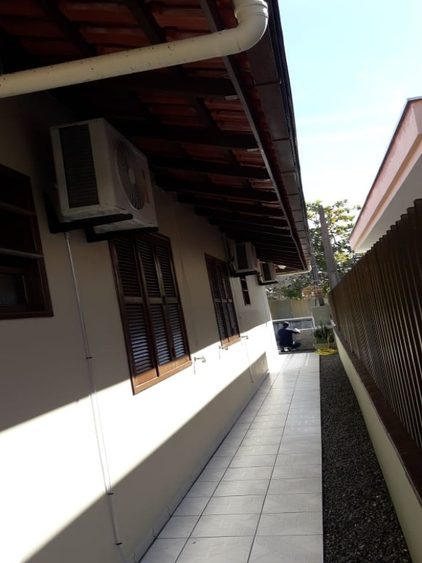 Casa à venda e temporada com 3 quartos, 136m² - Foto 3