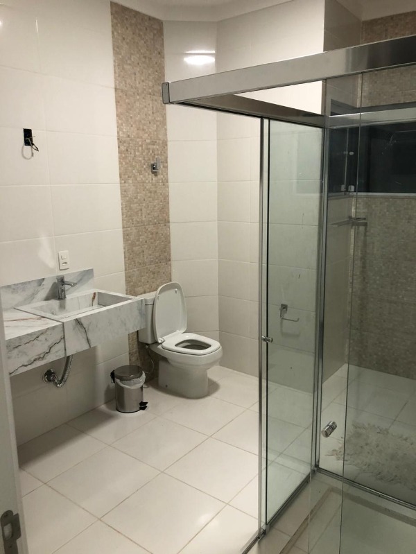 Casa à venda e aluguel com 4 quartos, 250m² - Foto 18