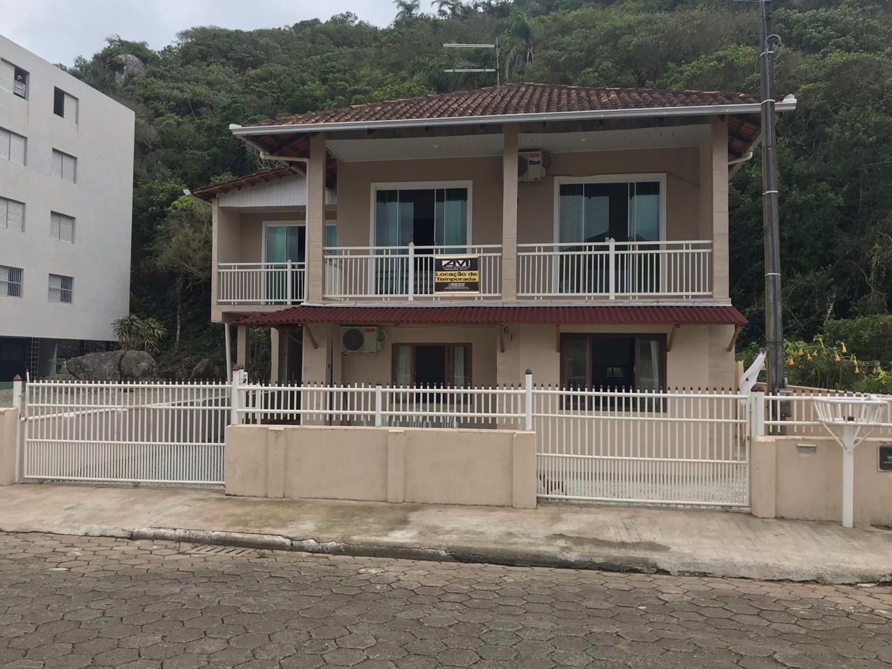 Sobrado à venda e temporada com 6 quartos, 220m² - Foto 1