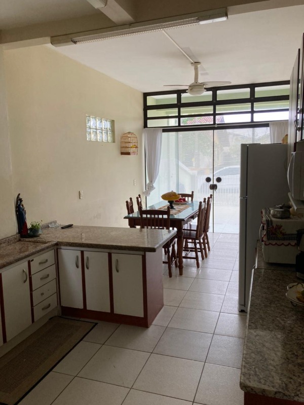 Casa à venda com 4 quartos, 223m² - Foto 46