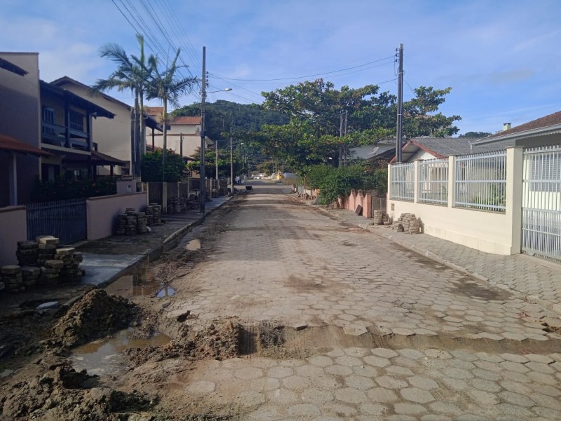 Casa à venda com 4 quartos, 100m² - Foto 5