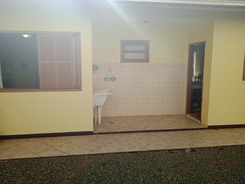 Casa à venda com 4 quartos, 100m² - Foto 9