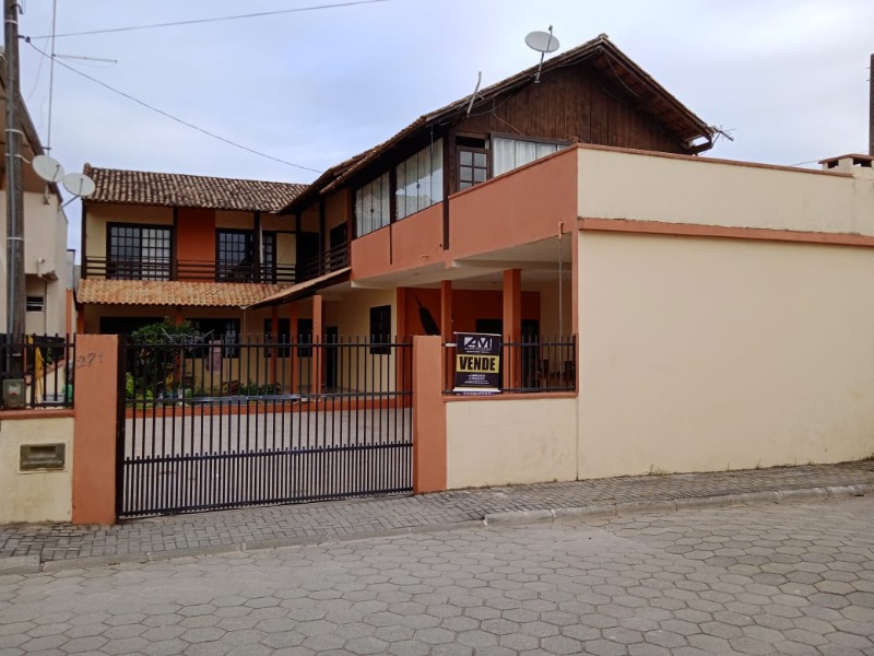 Casa à venda com 8 quartos - Foto 1