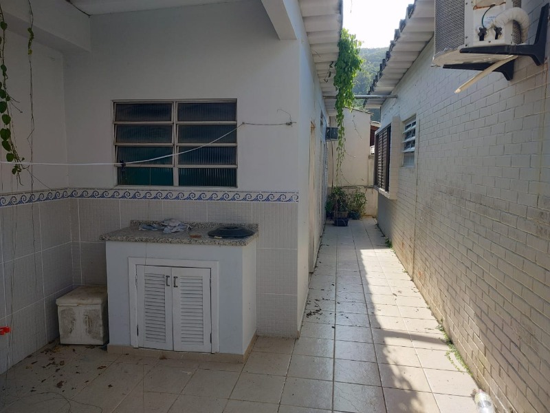 Casa à venda com 4 quartos, 218m² - Foto 28