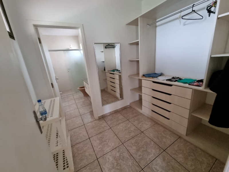 Casa à venda com 4 quartos, 240m² - Foto 9