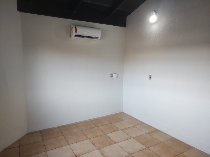 Casa para alugar com 2 quartos, 100m² - Foto 31