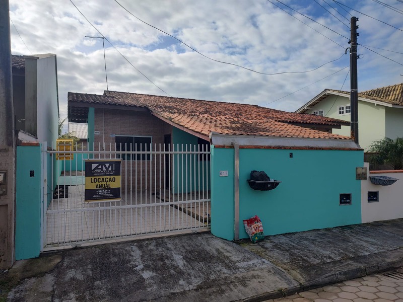 Casa para alugar com 3 quartos, 80m² - Foto 2