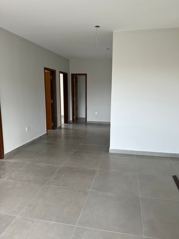 Apartamento à venda com 3 quartos, 80m² - Foto 3