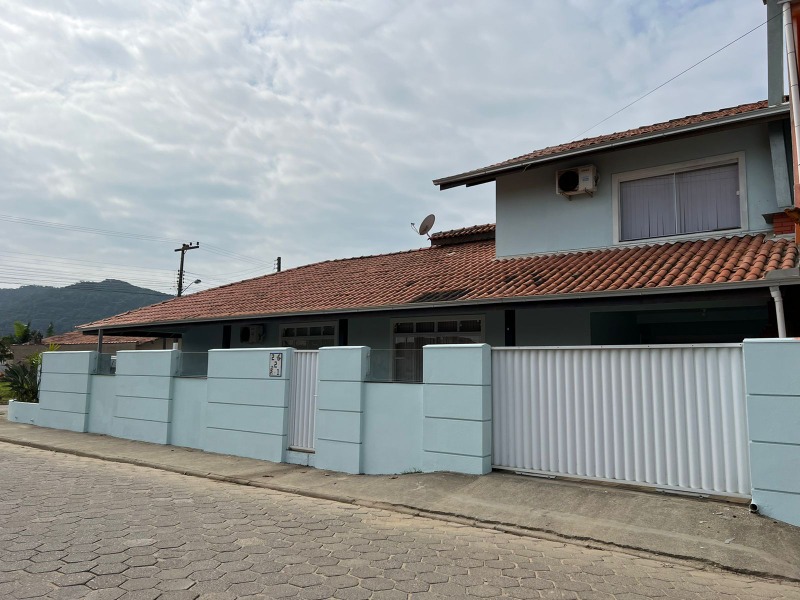 Casa à venda e aluguel com 4 quartos, 180m² - Foto 22