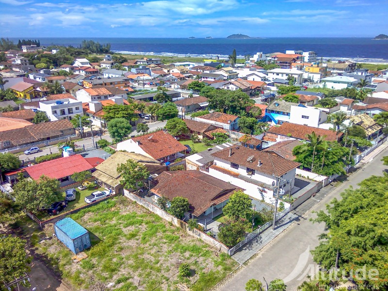 Casa à venda com 4 quartos, 150m² - Foto 3