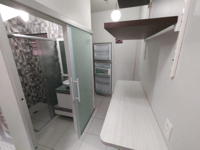 Apartamento para alugar com 1 quarto, 80m² - Foto 12