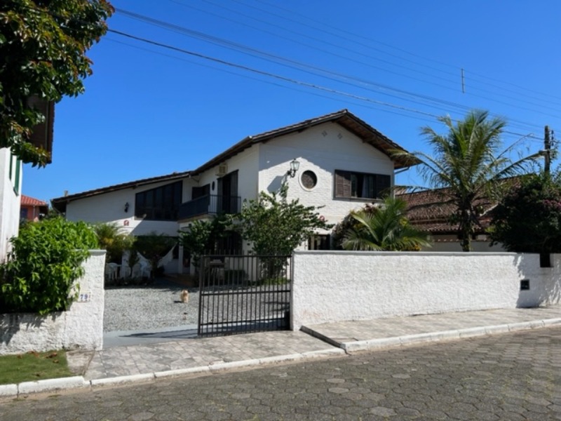 Casa à venda com 4 quartos, 150m² - Foto 1