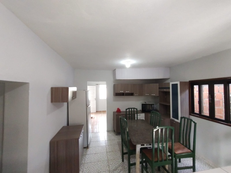 Casa para alugar com 4 quartos, 140m² - Foto 3