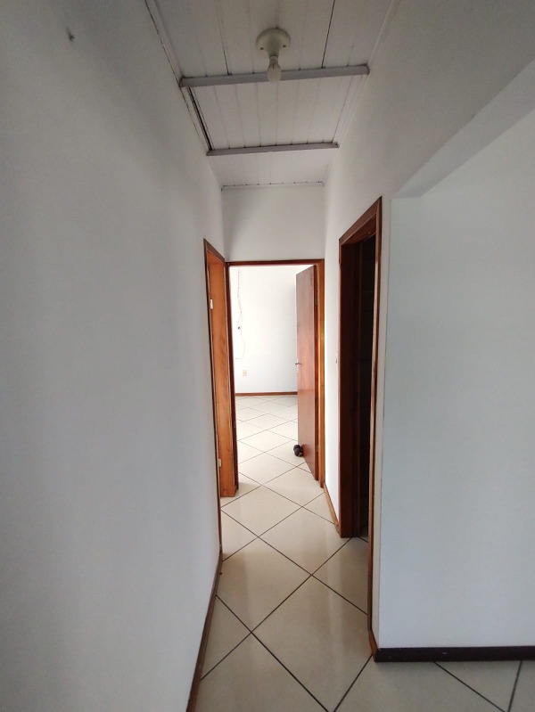 Casa para alugar com 5 quartos, 95m² - Foto 6