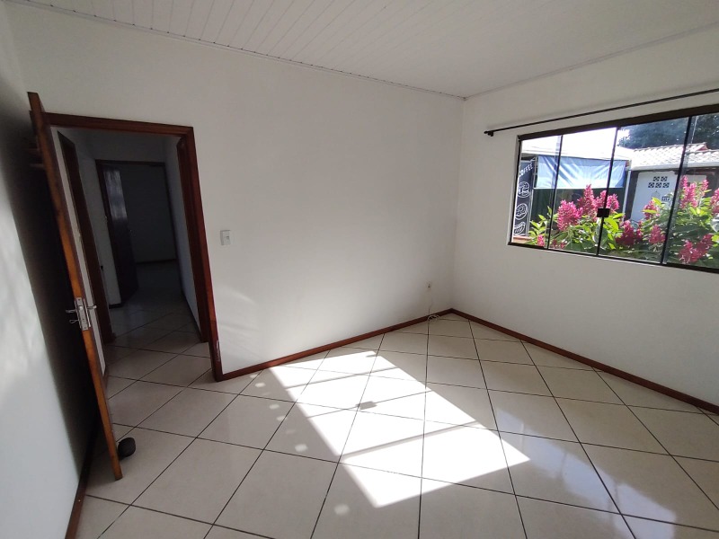 Casa para alugar com 5 quartos, 95m² - Foto 9