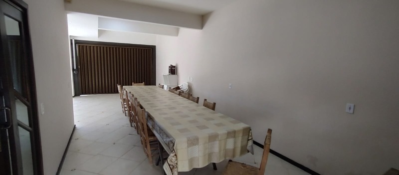 Casa para alugar com 5 quartos, 140m² - Foto 40