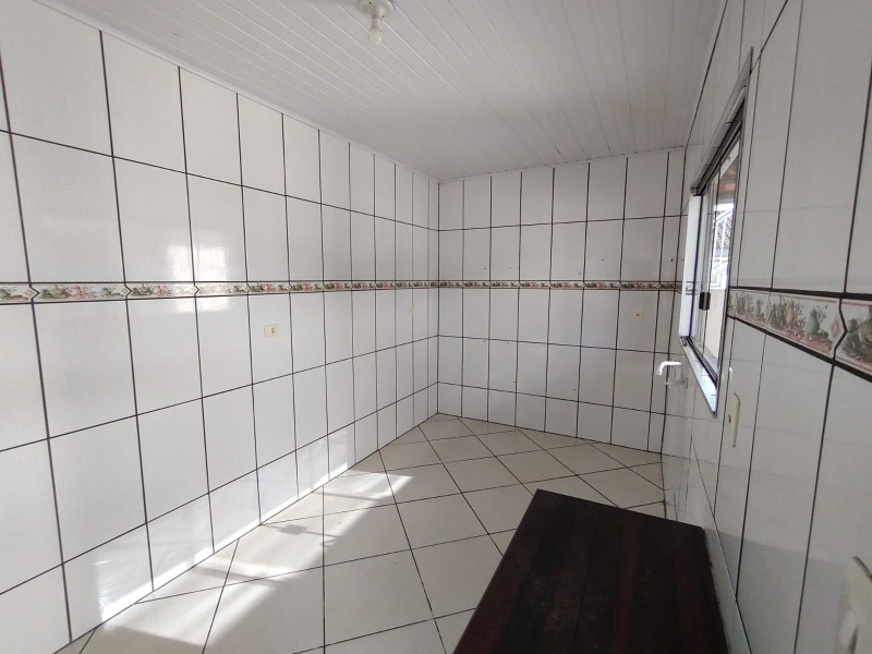 Casa para alugar com 5 quartos, 95m² - Foto 2