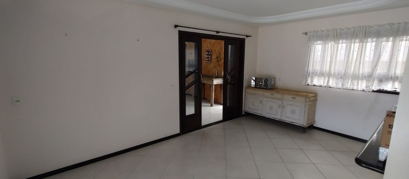 Casa para alugar com 5 quartos, 140m² - Foto 35