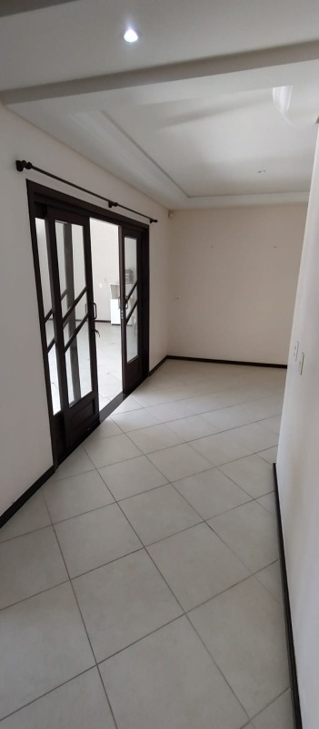 Casa para alugar com 5 quartos, 140m² - Foto 34